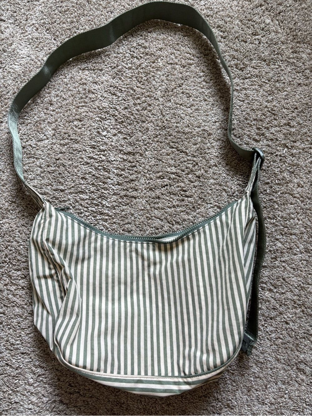 BAGGU Green and White Striped Crossbody Bag